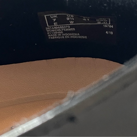 Clarks Women’s Unstructured Black Un-Blush Ease Slip On Black Loafer Sz 9 1/2 W - Picture 11 of 13